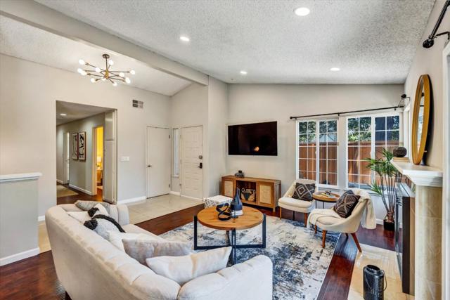 4241 Sora Terrace, Fremont CA: https://media.crmls.org/mediaz/c40396be-7ad0-4bbc-88a0-5a100ce83173.jpg