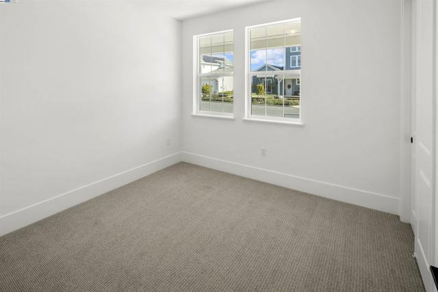 16 Grey Whale Place, Bethel Island CA: https://media.crmls.org/mediaz/c40468ba-62a9-4741-84d4-02bae49692b6.jpg