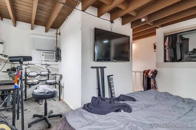 1834 Polk, San Diego CA: https://media.crmls.org/mediaz/c4046900-4401-4833-b8d8-a7d79a536a82.jpg