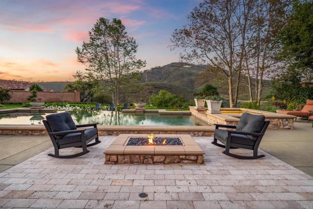 4258 Via Ravello, Rancho Santa Fe CA: https://media.crmls.org/mediaz/c4052408-74b8-4ede-92d1-b0b01be68439.jpg