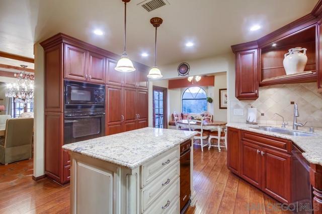 1935 Vista De La Montana, El Cajon CA: https://media.crmls.org/mediaz/c4057845-c5e0-4078-8e89-0c7499a47ca9.jpg