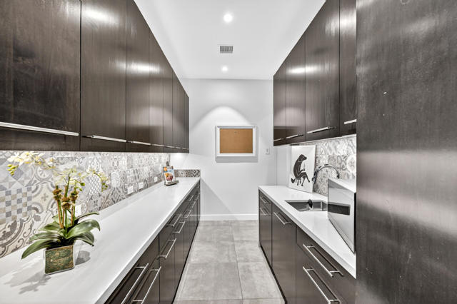 49120 Sunrose Lane, Palm Desert CA: https://media.crmls.org/mediaz/c4060054-956d-4f46-84ab-a866e9a9836a.jpg