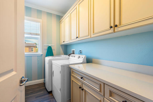 551 Via De La Paz, Palm Desert CA: https://media.crmls.org/mediaz/c40633c3-87b7-41f5-b7bb-c549d90c5633.jpg