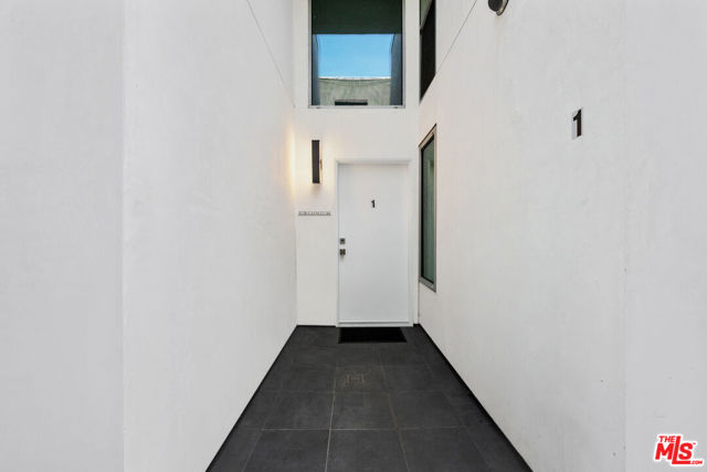 621 N Kings Road, West Hollywood CA: https://media.crmls.org/mediaz/c4064fea-dbeb-45e4-bfd0-8b24bacab0aa.jpg