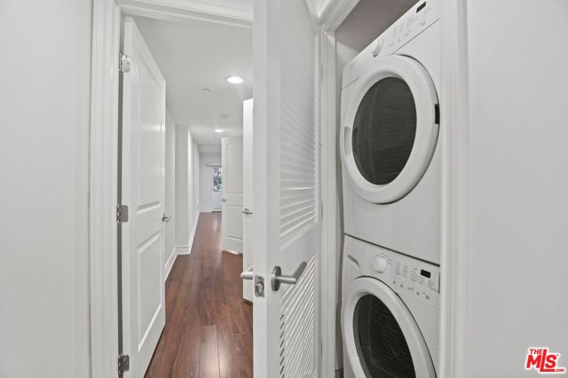 1500 Purdue, Los Angeles CA: https://media.crmls.org/mediaz/c40682b6-ceab-4926-a97f-a6265bc4a1a4.jpg