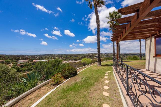 3928 La Cresta Way, Bonita CA: https://media.crmls.org/mediaz/c4071130-ed4a-4731-b2b5-cea7847d1dc4.jpg