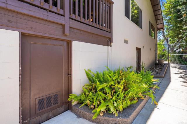1338 Palomar, Escondido CA: https://media.crmls.org/mediaz/c4076f3a-2130-4ad3-99e0-e0bed31667c2.jpg