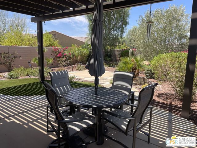 81331 Corte Compras, Indio CA: https://media.crmls.org/mediaz/c407a604-0f03-4ece-8279-605e76d9a58a.jpg