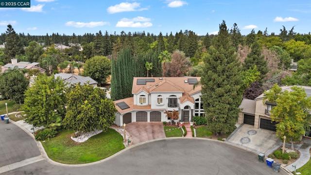 2550 E Jenny Ave, Fresno CA: https://media.crmls.org/mediaz/c407aa18-3c51-4d42-8cae-2bc3e936c9b1.jpg