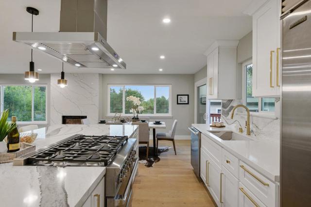 1560 Alturas Drive, Burlingame CA: https://media.crmls.org/mediaz/c407f6d0-b7d2-4220-b3f5-3a2538d5cf9c.jpg
