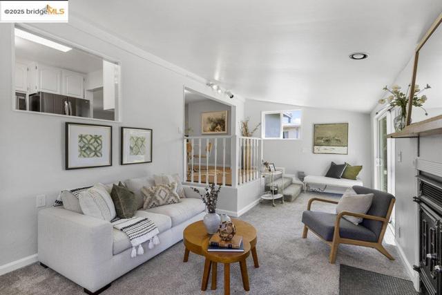 615 Manuel Dr, Novato CA: https://media.crmls.org/mediaz/c4081f64-0952-46a5-b02a-fccb335e1daf.jpg