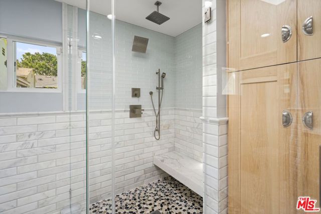 5324 Irvine Avenue, Valley Village CA: https://media.crmls.org/mediaz/c40854bb-a0fb-4085-851c-54bb5fc43636.jpg
