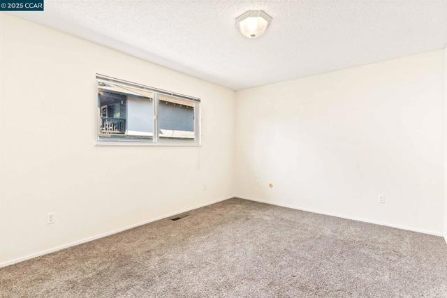 4045 Hoen Ave, Santa Rosa CA: https://media.crmls.org/mediaz/c4087f0d-a5dc-4a86-a5d8-b1ac85c63ff9.jpg