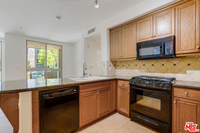 13044 Pacific Promenade, 121 photo 6