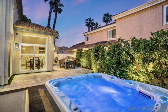 12 Mardi Gras Rd, Coronado CA: https://media.crmls.org/mediaz/c409973b-130d-4ca2-8329-4d34cf3314e2.jpg