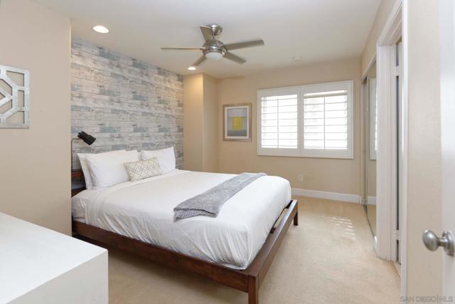 292 Bonair St, La Jolla CA: https://media.crmls.org/mediaz/c409cb94-3b79-4986-90ce-cf2ebedba337.jpg