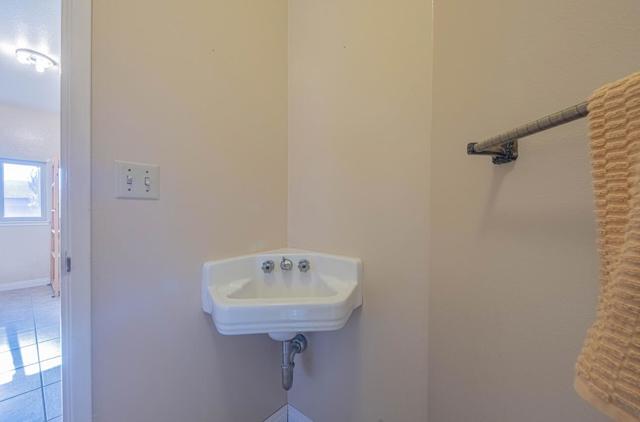 1007 Driftwood Place, Salinas CA: https://media.crmls.org/mediaz/c409f254-5c6c-4f5c-889b-f313eec9317d.jpg