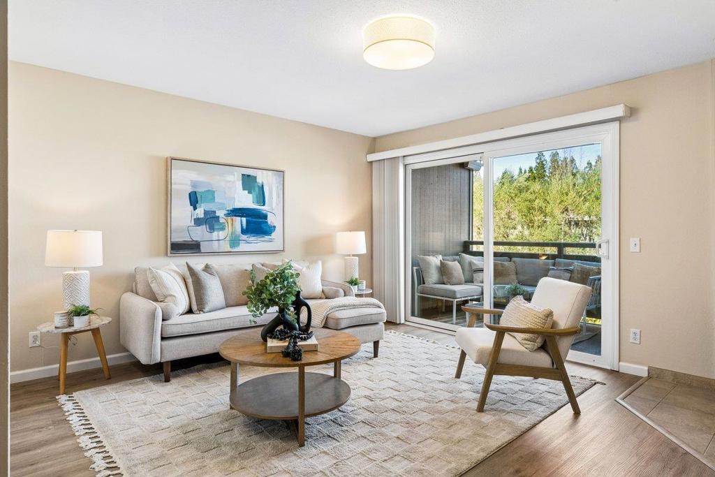 4024 Farm Hill #8