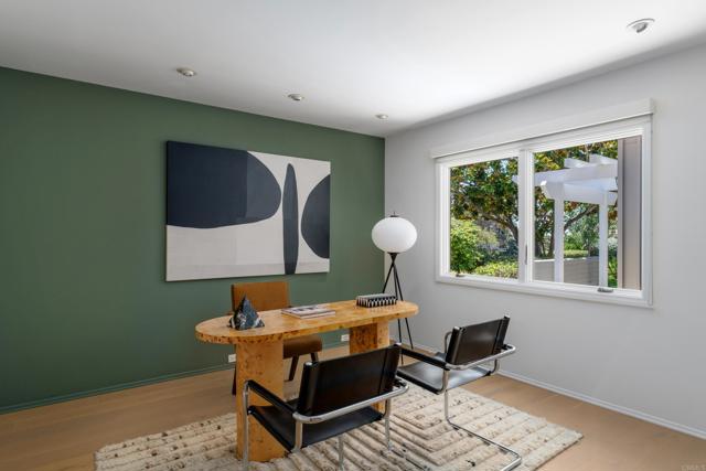Detail Gallery Image 18 of 35 For 2005 Caminito San Nicholas, La Jolla,  CA 92037 - 3 Beds | 2 Baths