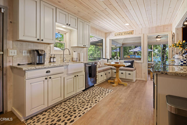 54186 Road 432, Bass Lake CA: https://media.crmls.org/mediaz/c40b2d2d-7fbb-4efd-b59a-84c4d06dba0f.jpg