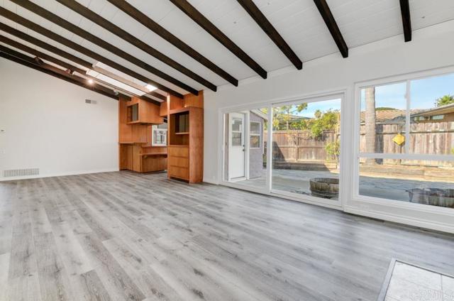 Detail Gallery Image 4 of 27 For 744 E Solana, Solana Beach,  CA 92075 - 2 Beds | 2 Baths