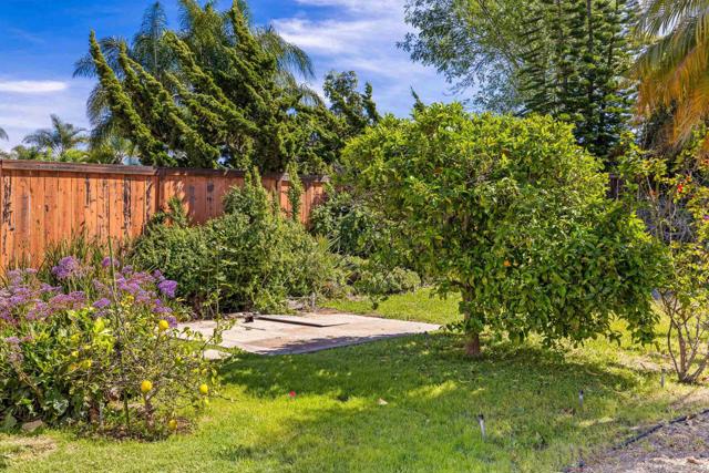 5761 Spur Ave, Oceanside CA: https://media.crmls.org/mediaz/c40bfd21-3364-4bcd-a0d0-2f1165f65ef4.jpg