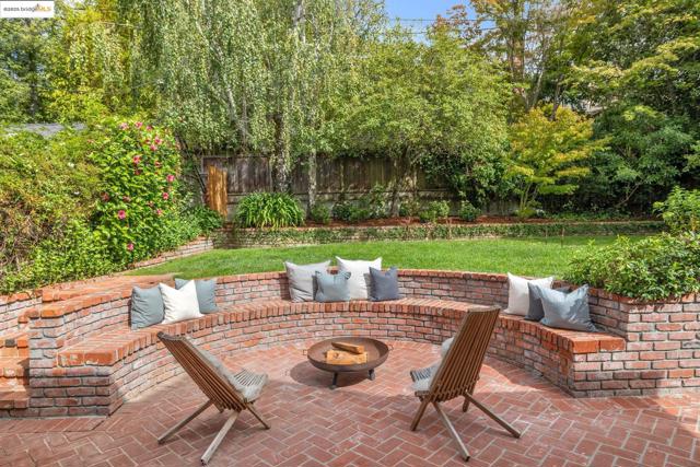 118 Hillside Ave, Piedmont CA: https://media.crmls.org/mediaz/c40c2a86-4680-474b-b39f-97f8b8ed7ad0.jpg