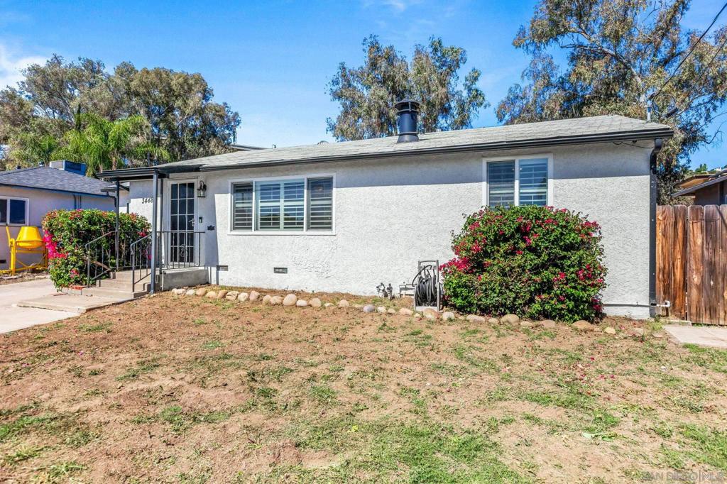 https://media.crmls.org/mediaz/c40c2e3d-a873-441c-8335-5fa80a7bd40a.jpg?preset=X-Large