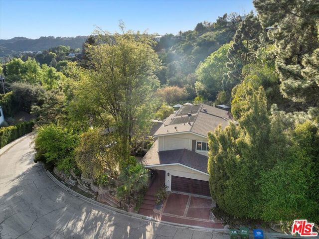 2973 Hutton Drive, Beverly Hills CA: https://media.crmls.org/mediaz/c40c447f-5c10-4820-84a9-e2a37e3ba267.jpg