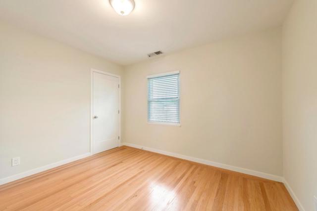 560 6th Avenue, Menlo Park CA: https://media.crmls.org/mediaz/c40c5d76-7858-4117-b513-a2a4c7e2cf00.jpg
