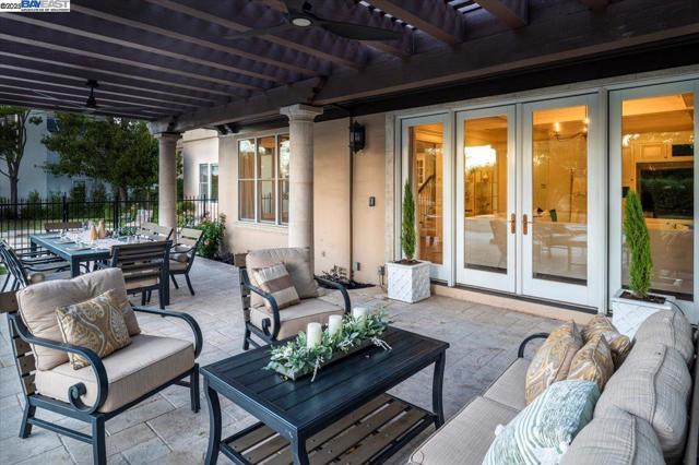 1137 Via Di Salerno, Pleasanton CA: https://media.crmls.org/mediaz/c40d20a3-2cfe-4b8e-9814-d741b13c5776.jpg