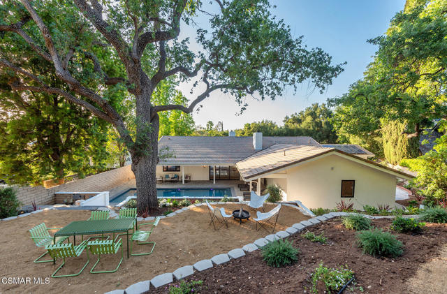 31652 Blue Meadow Lane, Westlake Village CA: https://media.crmls.org/mediaz/c40d3f08-1de4-4e4d-93bb-9ee1edc85485.jpg