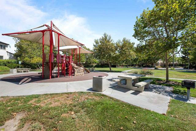 32113 Sycamore Ct, Temecula CA: https://media.crmls.org/mediaz/c40d5405-b822-4a5a-a6ce-5fc7bba3e3a0.jpg