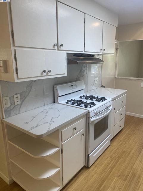 Image 7 of 24 For 3086 Greenview Dr