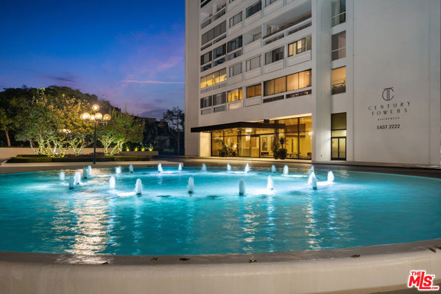 2220 Avenue Of The Stars, Los Angeles CA: https://media.crmls.org/mediaz/c40fc444-1241-46b5-bf40-a9538243e928.jpg