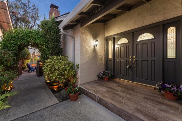 553 Saint George Rd, Danville CA: https://media.crmls.org/mediaz/c41024cd-891a-483f-b36a-8c0cfdf7210e.jpg