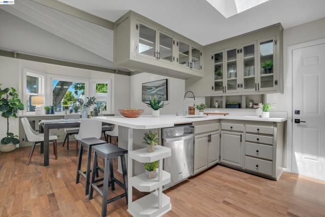 Image 13 of 36 For 16188 Yale Ave