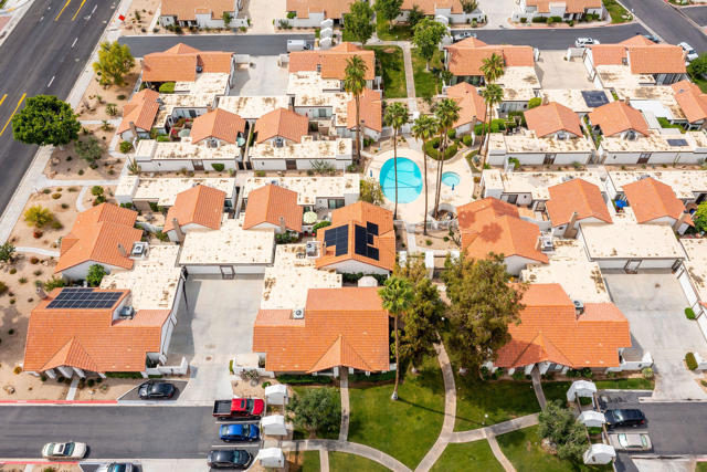 2355 S Gene Autry Trail, Palm Springs CA: https://media.crmls.org/mediaz/c411ff07-d04c-4ea1-808b-d3c3a2e8e5db.jpg