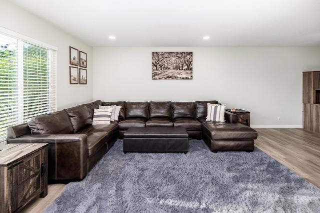 Detail Gallery Image 10 of 42 For 435 W Hawthorne St, Fallbrook,  CA 92028 - 3 Beds | 1/1 Baths