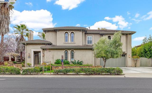 1037 Sunset Creek Ln, Pleasanton CA: https://media.crmls.org/mediaz/c4129179-0e27-40e5-8922-d5890eb47714.jpg