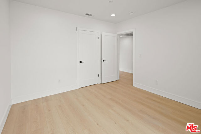 2700 Fletcher Drive, Los Angeles CA: https://media.crmls.org/mediaz/c413041a-9ab0-43f4-967c-e6e4cebc5289.jpg