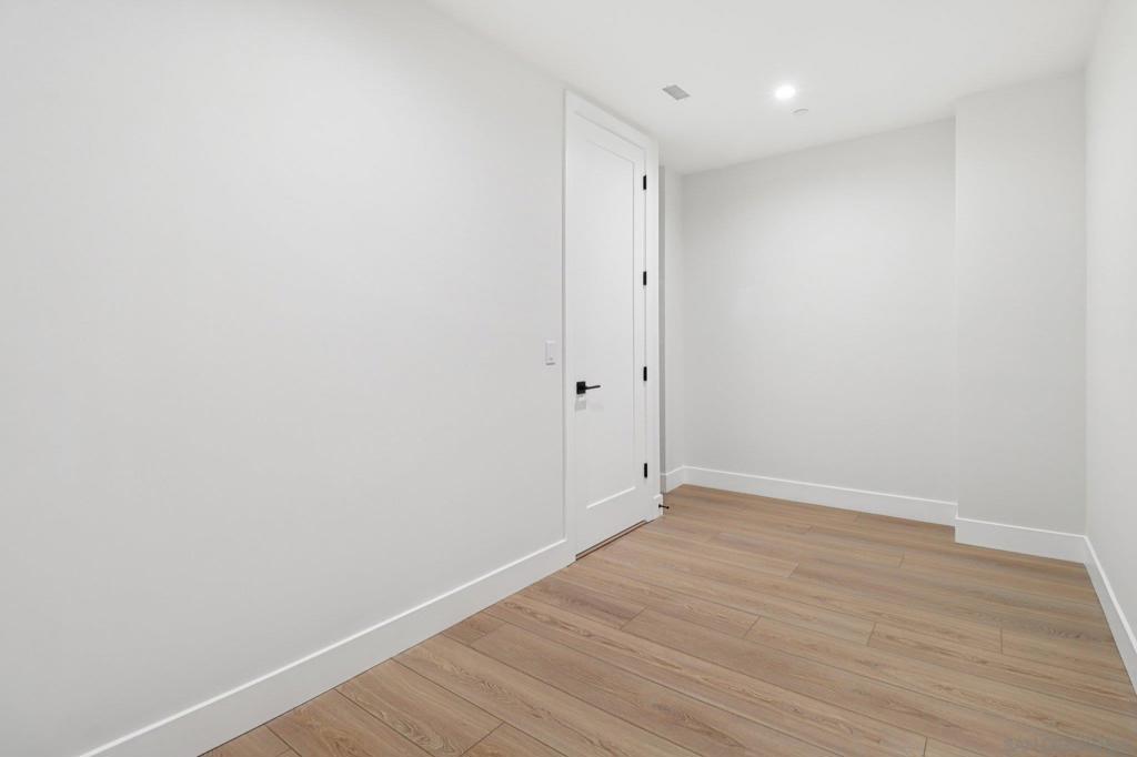 MLS #250042192SD image #33