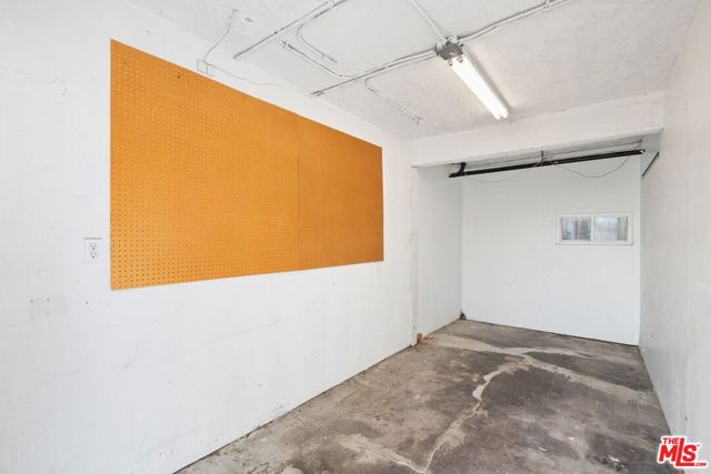 934 N La Jolla Avenue, West Hollywood CA: https://media.crmls.org/mediaz/c4147d20-155c-4dfe-8018-595c7244a4ca.jpg