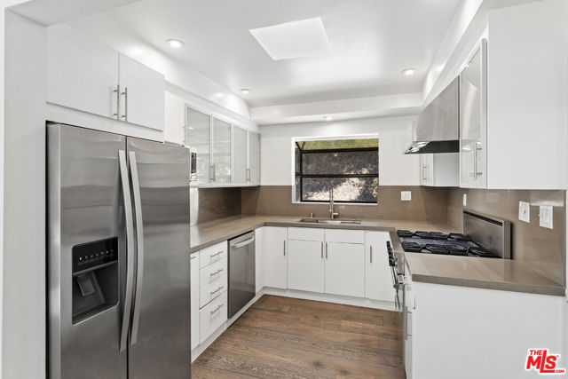 3933 Mandeville Canyon Road, Los Angeles CA: https://media.crmls.org/mediaz/c414a234-26e8-4fae-bbe0-78a5579c3784.jpg