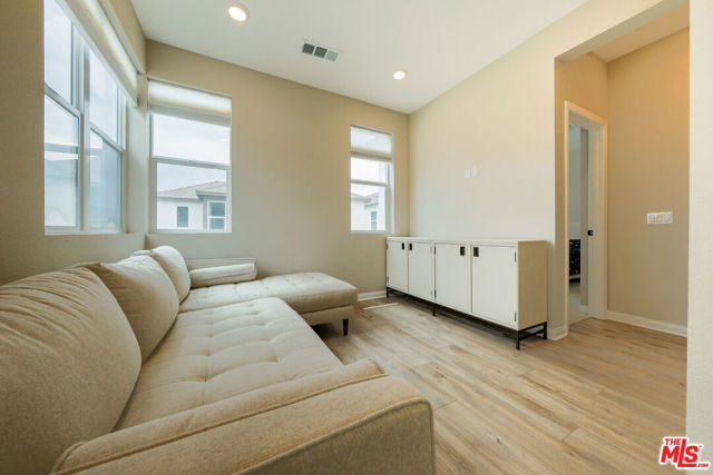 1681 Whitmore Loop, Chula Vista CA: https://media.crmls.org/mediaz/c4150f05-9ee9-4f87-a5e2-ef42be1323a8.jpg