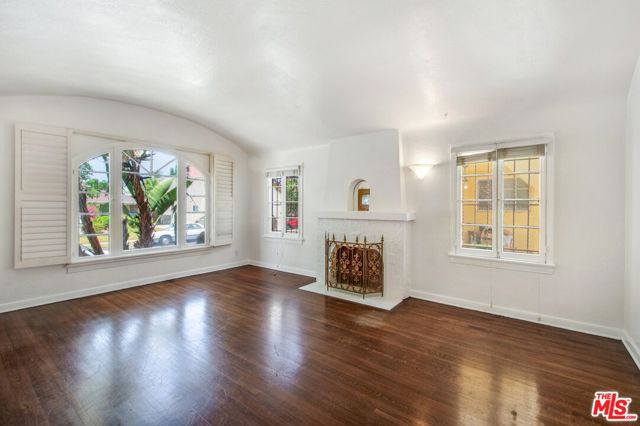 1558 Ellsmere Avenue, Los Angeles CA: https://media.crmls.org/mediaz/c415ef6d-171d-4a87-ba75-d8fe96370177.jpg
