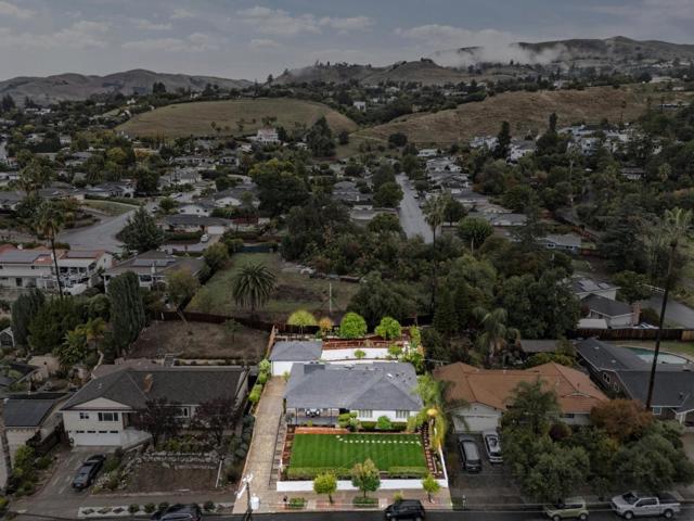 386 Fleming Avenue, San Jose CA: https://media.crmls.org/mediaz/c4171641-7220-45f3-bb29-42e741605322.jpg