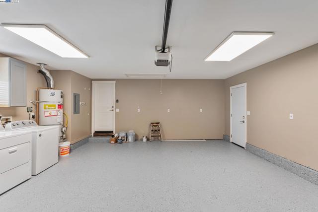 Image 33 of 43 For 41674 Mahoney St