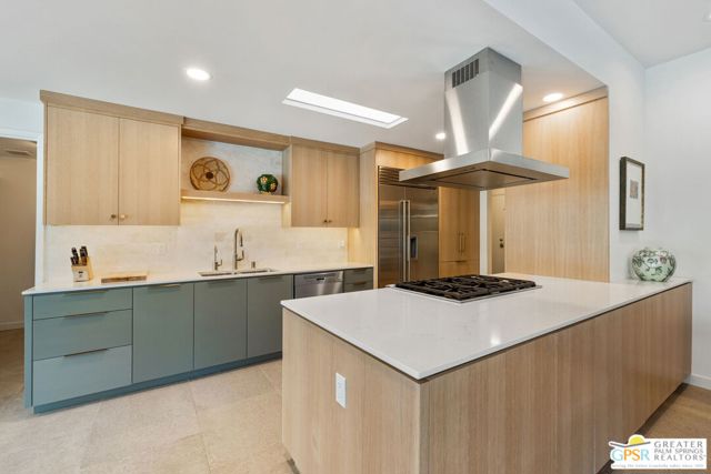 2367 S Yosemite Drive, Palm Springs CA: https://media.crmls.org/mediaz/c4176cf5-1902-4227-9ce0-8b6be1eb87e9.jpg