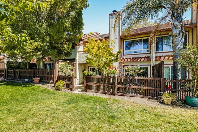 3585 Flint Creek Drive, San Jose CA: https://media.crmls.org/mediaz/c4177346-6f3c-42a3-a1c8-13e0db933616.jpg